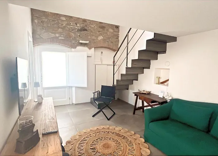 度假居 Lavalehouse